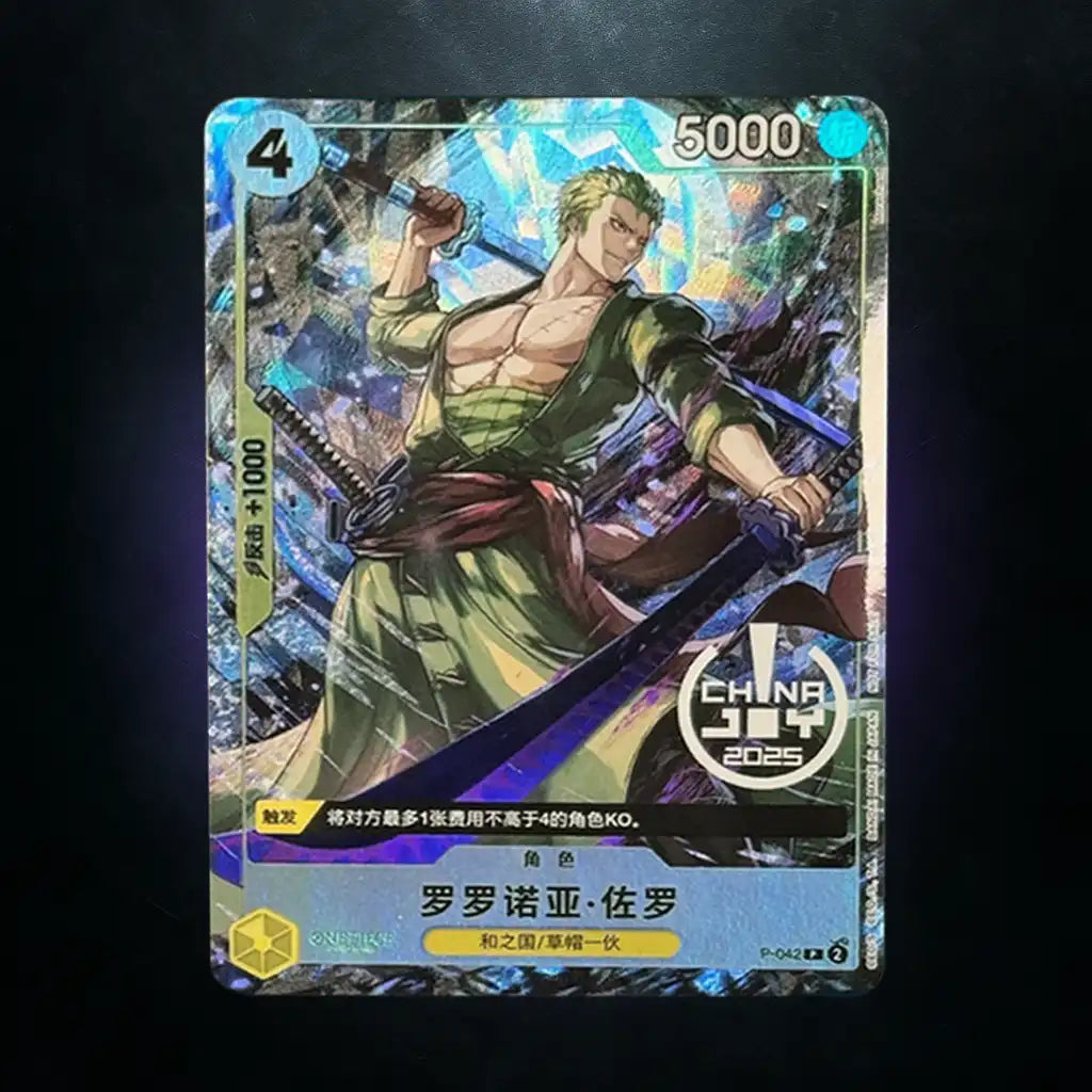 One Piece Card Game Promo P-042 Roronoa Zoro – exklusive China Joy 2025 Karte mit Holo-Design, 5000 Power, Kosten 4 und +1000 Counter