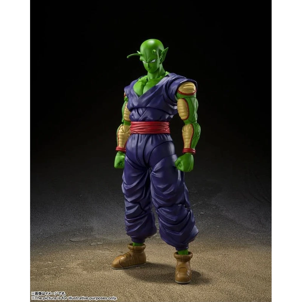 Piccolo Super Hero S.H.Figuarts Figur von Bandai in seitlicher Ansicht