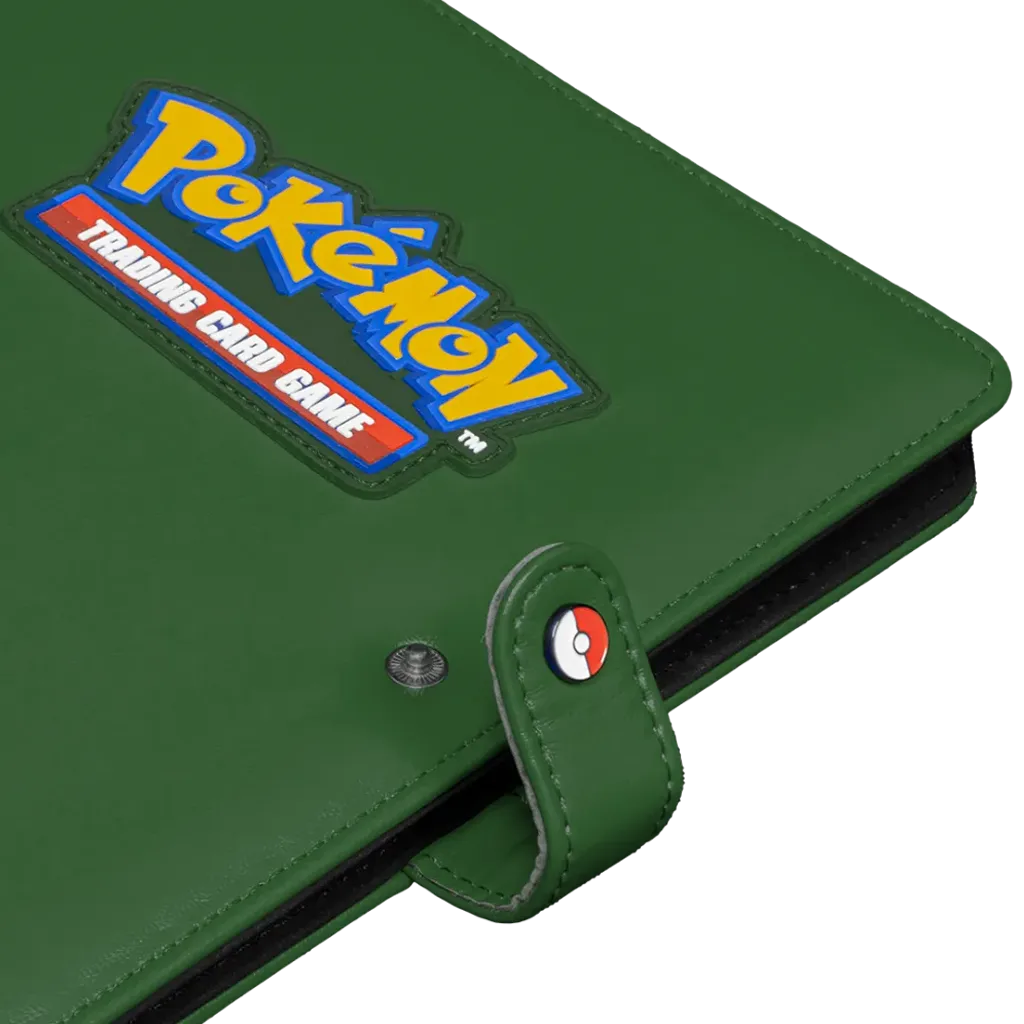 Pokemon-Logo und Pokeball-Verschluss des grünen Ultra PRO Premium Snap Binders im Detail