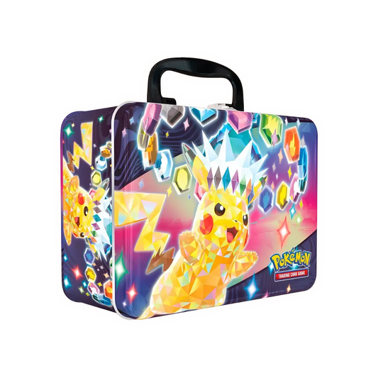 Pokémon Sammelkoffer Herbst 2024 – Metallbox mit Pikachu-Artwork, zeigt Inhalt: Boosterpacks, Promokarten, Sticker, Münze und Mini-Portfolio