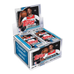 Topps 2026-27 Flagship Basketball Jumbo Hobby Box geöffnet mit 10 Boostern à 28 Karten und NBA-Spieler auf der Verpackung